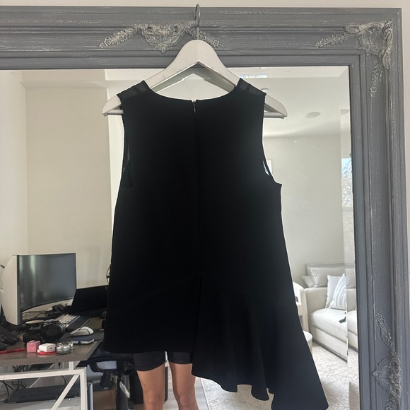 Opening Ceremony Black‎ V-Neck Sleeveless Top Asymmetrical Ruffle Hem Size 4 - Picture 4 of 7